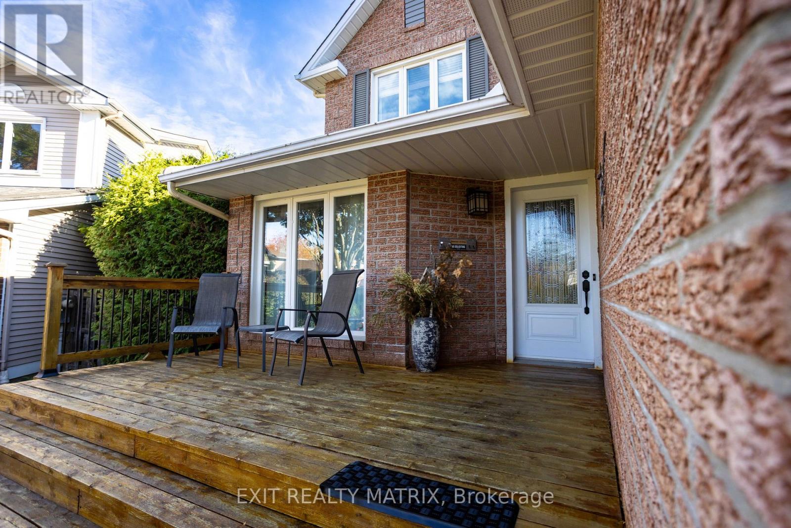 1879 Rosewind Court, Ottawa, Ontario  K1C 7E3 - Photo 4 - X12840764