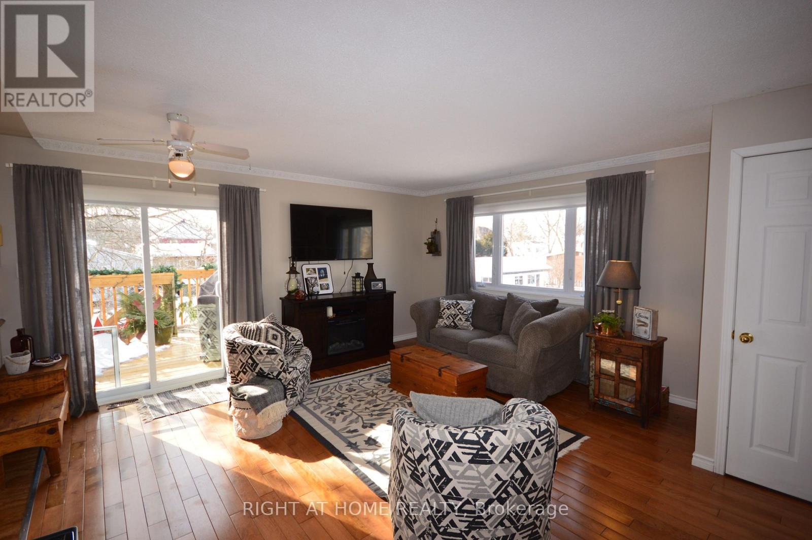 118 Wellington Street W, Merrickville-Wolford, Ontario  K0G 1N0 - Photo 15 - X12840834