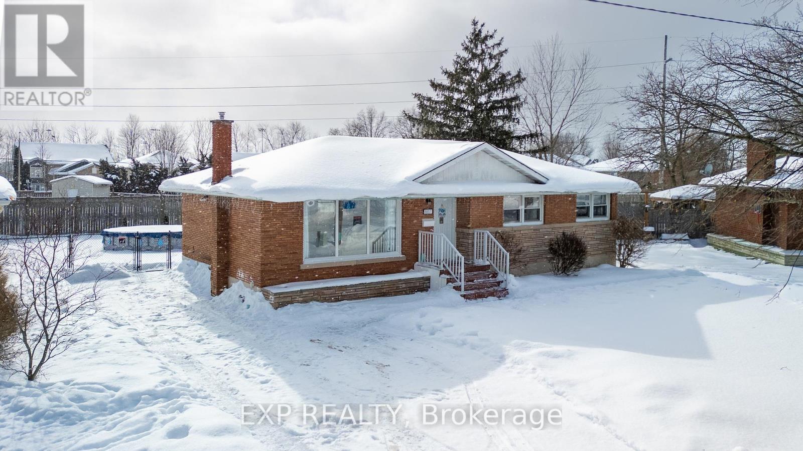 8857 Banting Avenue, Niagara Falls, Ontario  L2G 7A1 - Photo 1 - X12840782