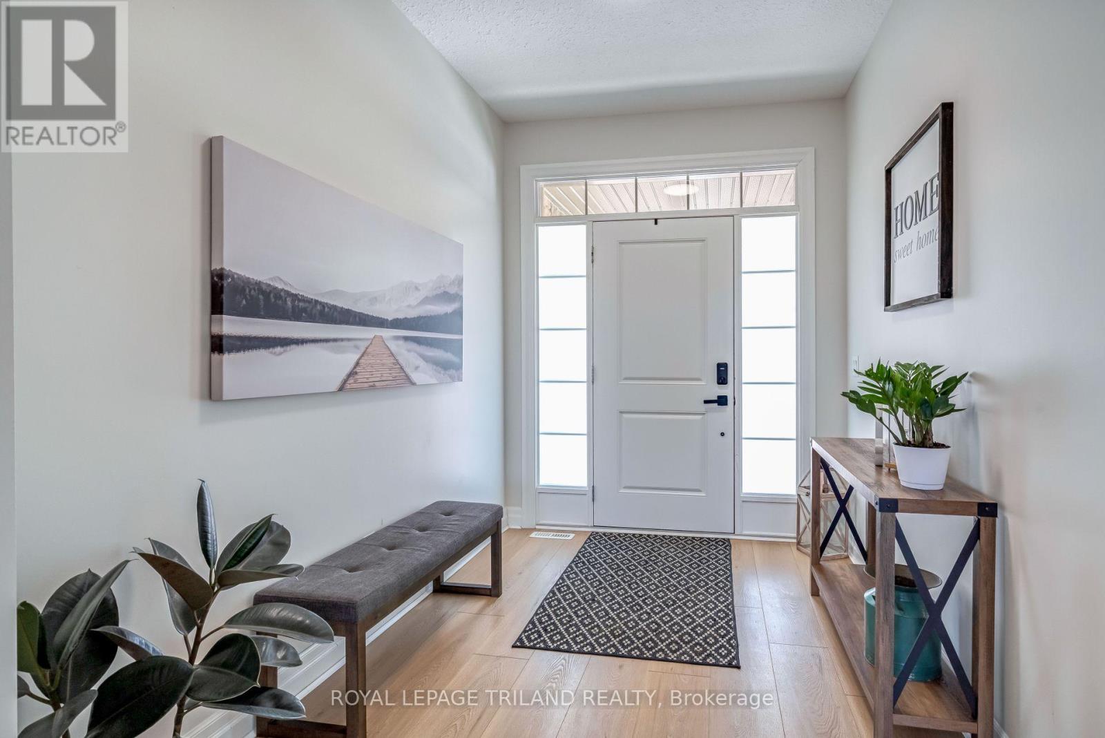 Photo 5 of 50 for 706 Bennett Crescent