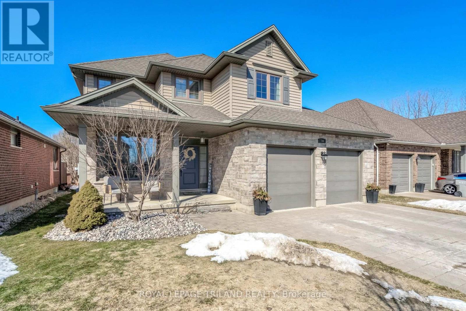 706 Bennett Crescent, Strathroy-Caradoc, Ontario  N0L 1W0 - Photo 2 - X12838618