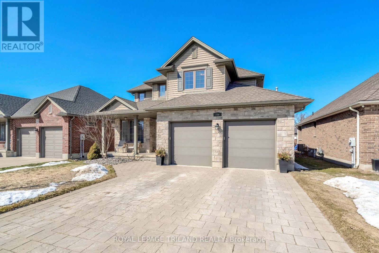 706 Bennett Crescent, Strathroy-Caradoc, Ontario  N0L 1W0 - Photo 3 - X12838618