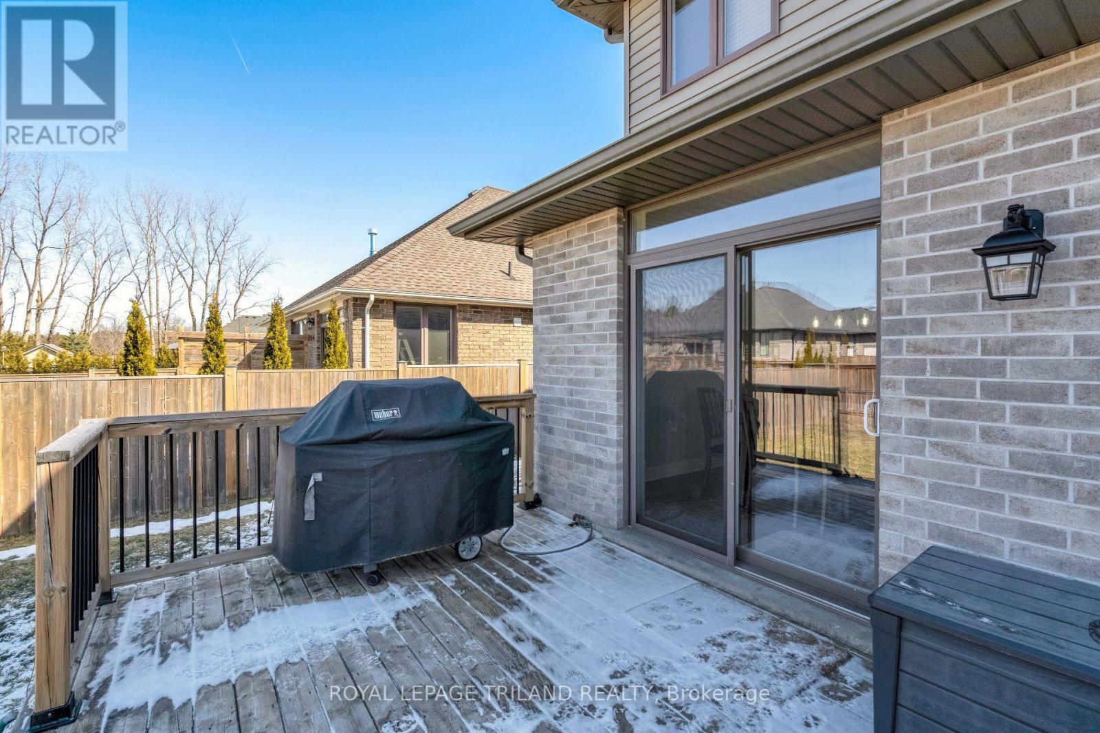 706 Bennett Crescent, Strathroy-Caradoc, Ontario  N0L 1W0 - Photo 46 - X12838618