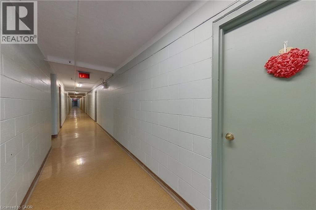 17 Gibson Drive Unit# 2, Kitchener, Ontario  N2B 2P3 - Photo 4 - 40790776