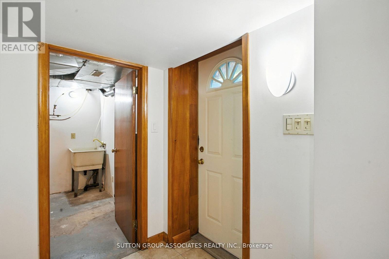 250 Robert Street, Toronto, Ontario  M5S 2K7 - Photo 37 - C12840586