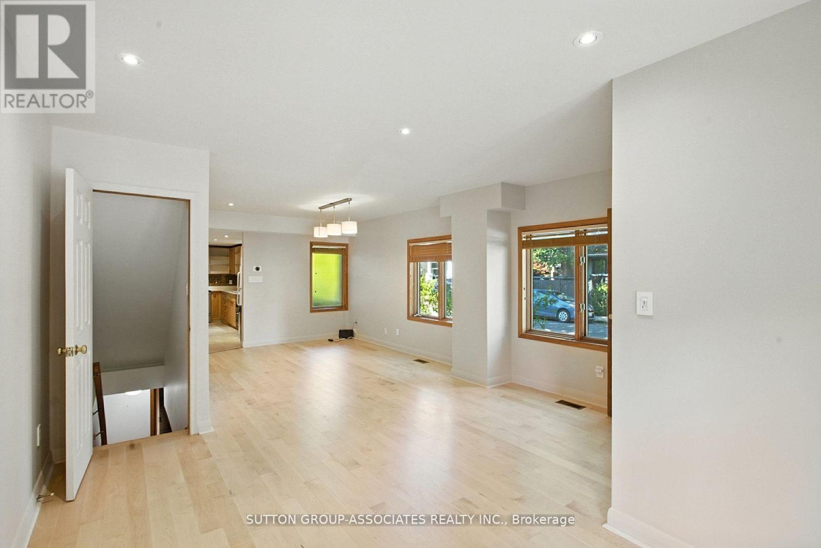 250 Robert Street, Toronto, Ontario  M5S 2K7 - Photo 6 - C12840586