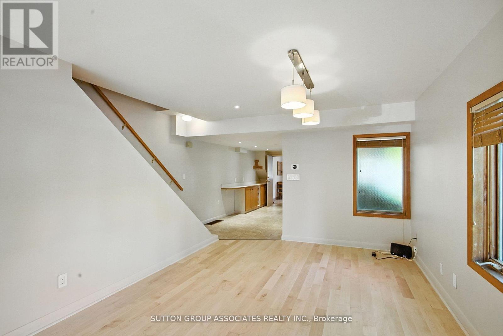 250 Robert Street, Toronto, Ontario  M5S 2K7 - Photo 8 - C12840586