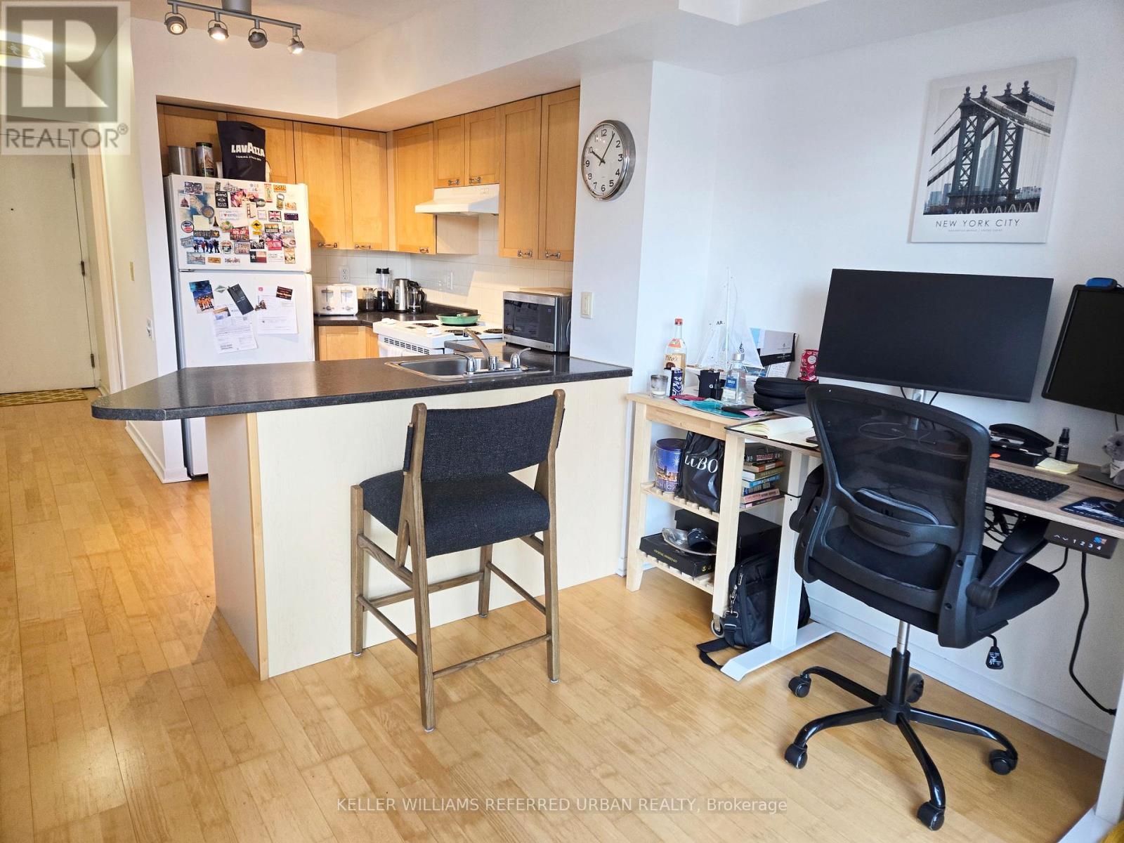 609 - 75 Dalhousie Street, Toronto, Ontario  M5B 2R9 - Photo 8 - C12840674