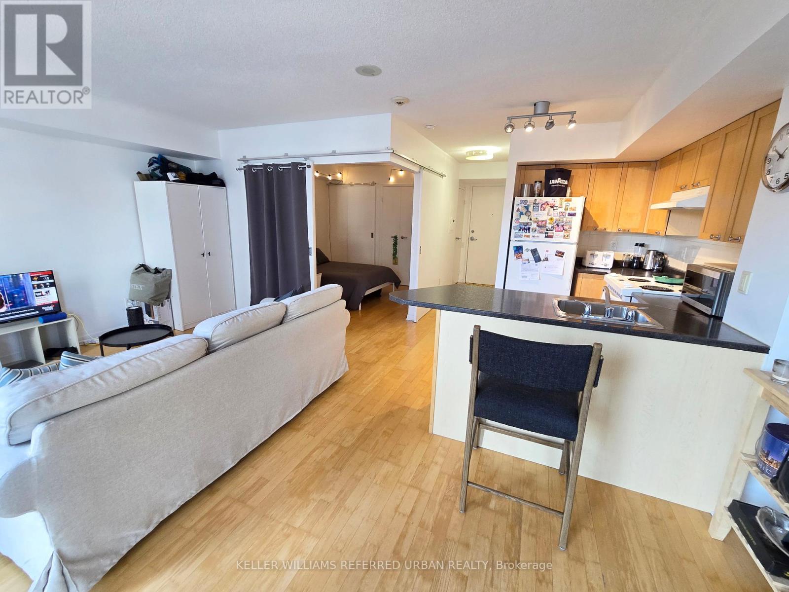 609 - 75 Dalhousie Street, Toronto, Ontario  M5B 2R9 - Photo 9 - C12840674