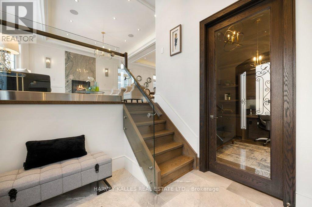 20 Walker Road, Toronto, Ontario  M2N 2K3 - Photo 5 - C12840712