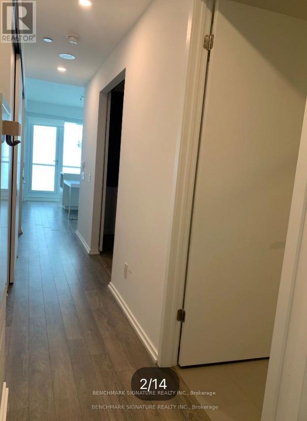 5404 - 197 Yonge Street, Toronto, Ontario  M5B 0C1 - Photo 3 - C12840792