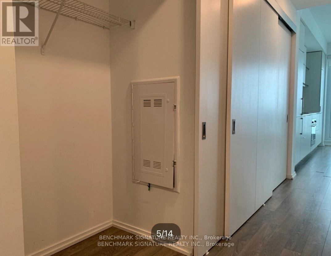 5404 - 197 Yonge Street, Toronto, Ontario  M5B 0C1 - Photo 5 - C12840792