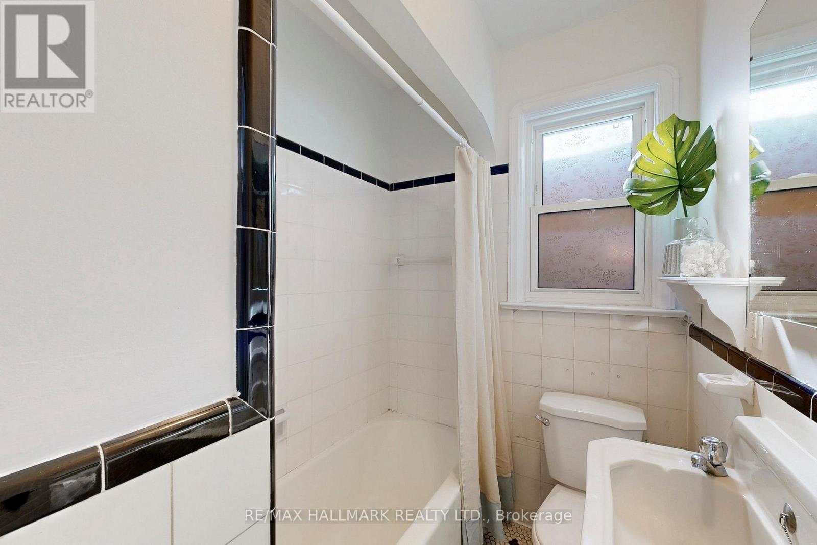 85 Roosevelt Road, Toronto, Ontario  M4J 4T8 - Photo 18 - E12840708