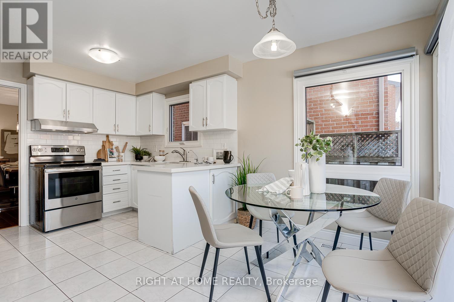 606 Chiron Crescent, Pickering, Ontario  L1V 4T5 - Photo 11 - E12840746