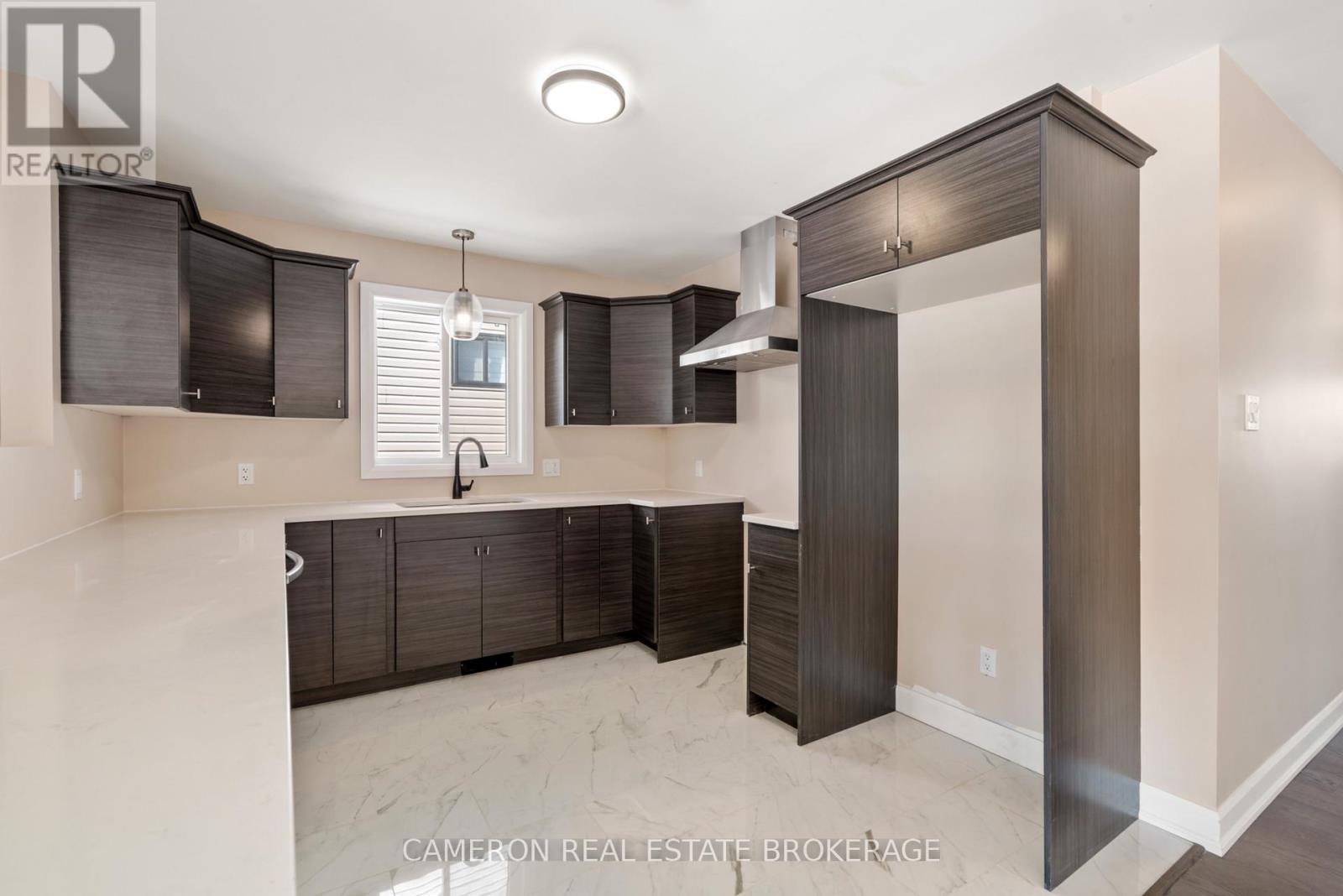 85 Portland Drive, Cornwall, Ontario  K6H 0J5 - Photo 5 - X12840654