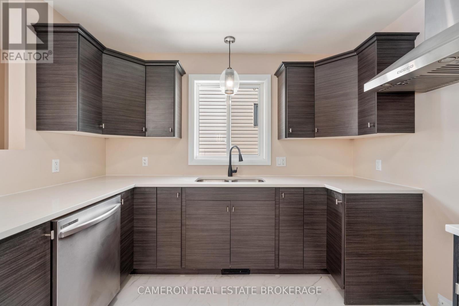 85 Portland Drive, Cornwall, Ontario  K6H 0J5 - Photo 6 - X12840654