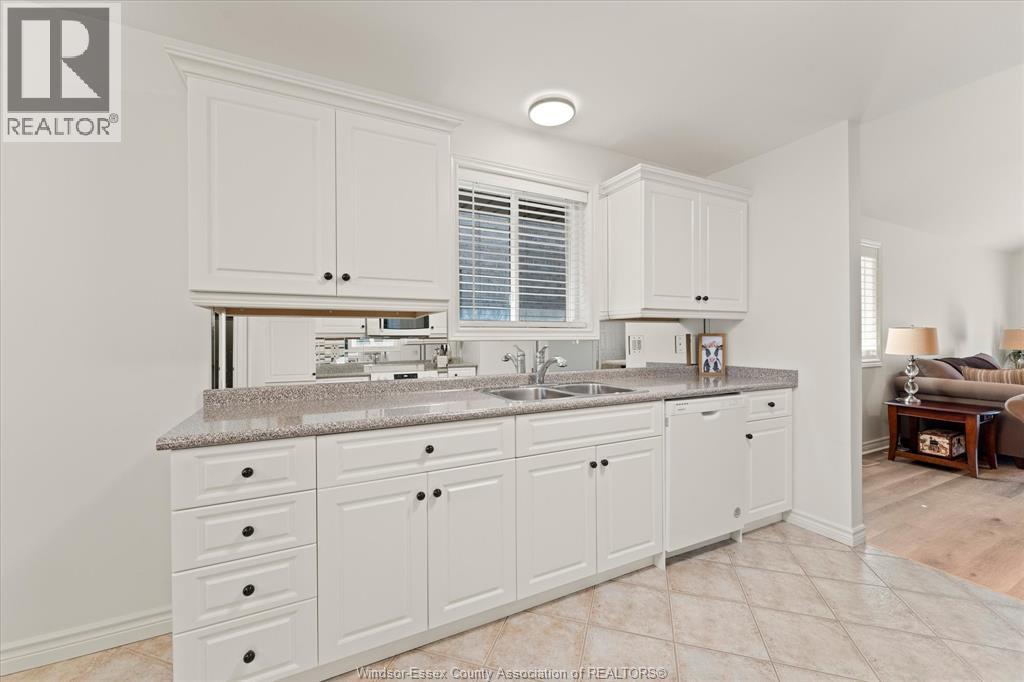 1077 Hacienda Way, Windsor, Ontario  N9G 2T7 - Photo 11 - 26004467