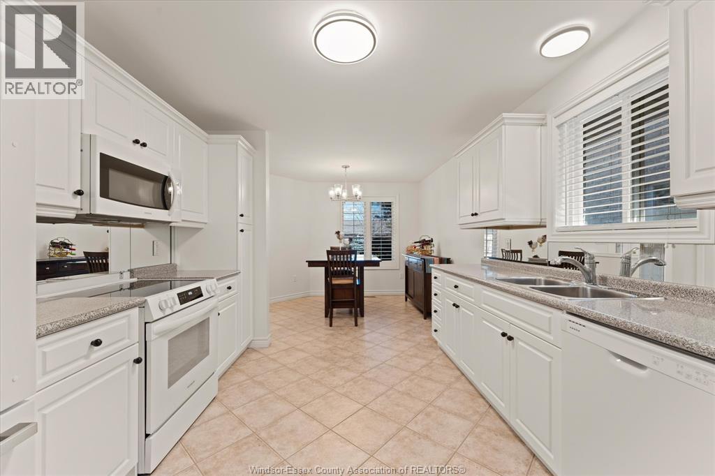 1077 Hacienda Way, Windsor, Ontario  N9G 2T7 - Photo 12 - 26004467