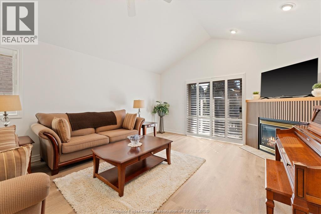 1077 Hacienda Way, Windsor, Ontario  N9G 2T7 - Photo 14 - 26004467