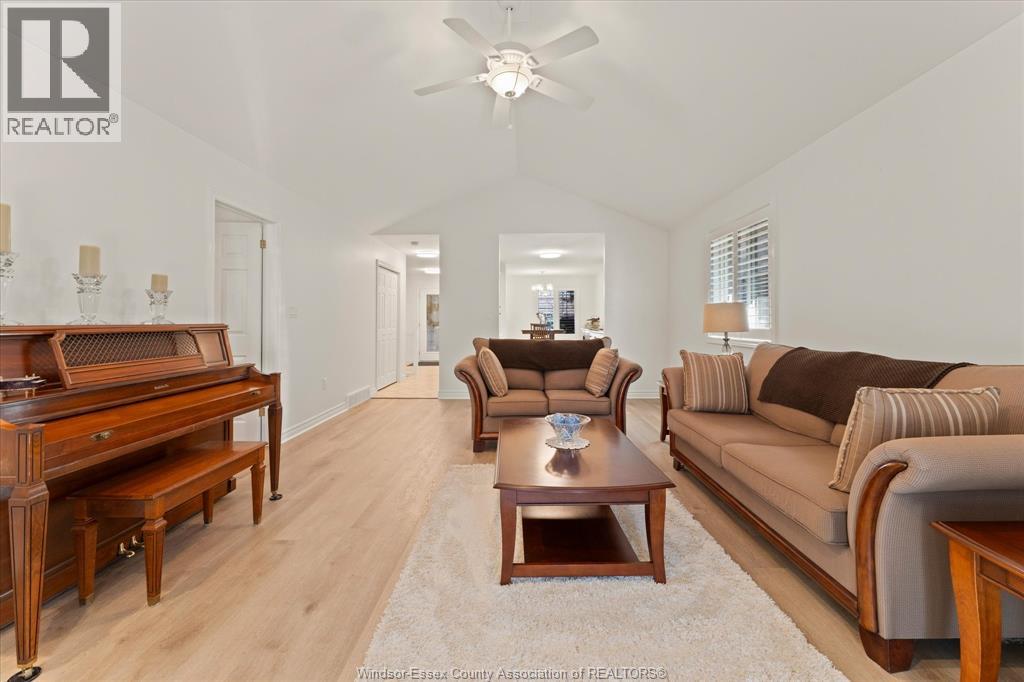 1077 Hacienda Way, Windsor, Ontario  N9G 2T7 - Photo 16 - 26004467