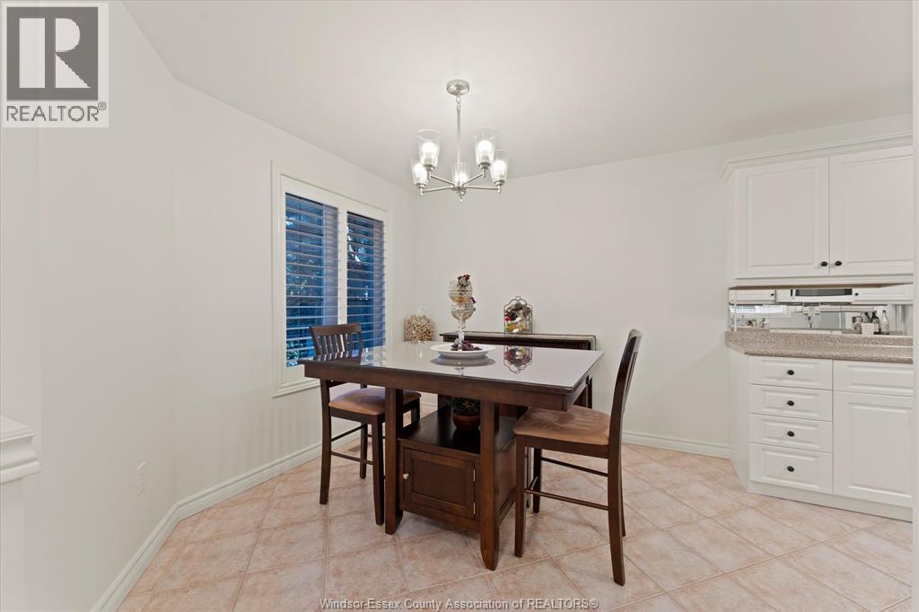 1077 Hacienda Way, Windsor, Ontario  N9G 2T7 - Photo 7 - 26004467