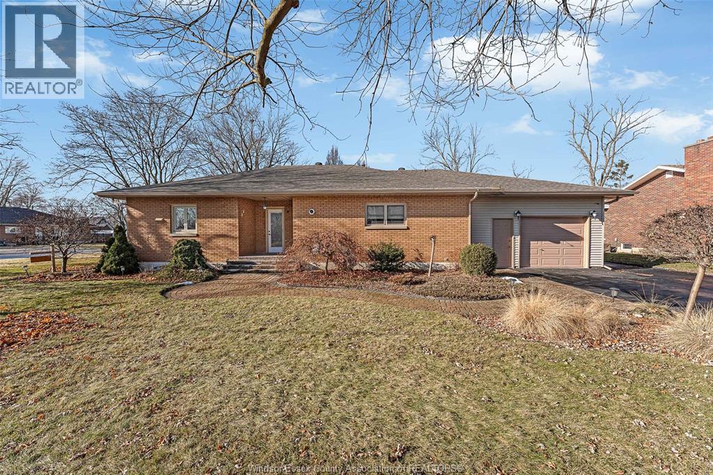 MLS# 26004462: 4 ELMWOOD, Tilbury, Canada