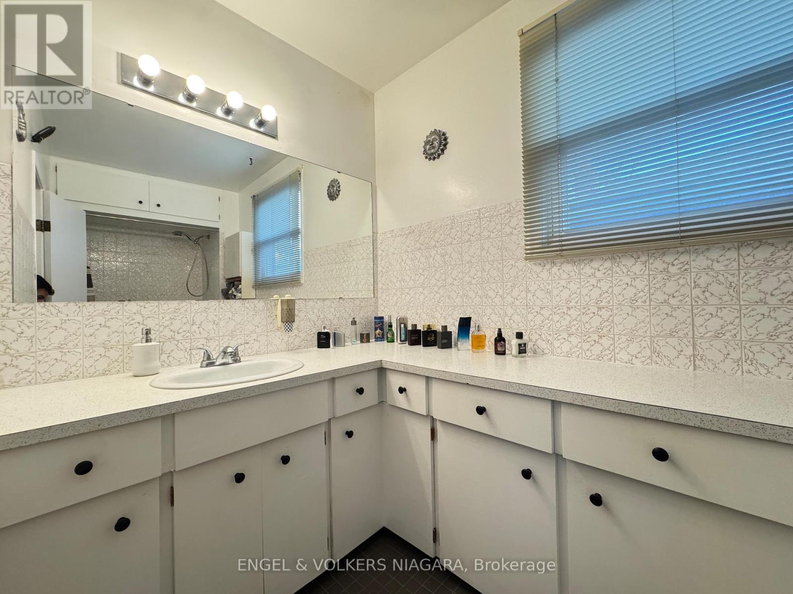 61 Hamilton Street E, St. Catharines, Ontario  L2S 1K8 - Photo 23 - X12665886