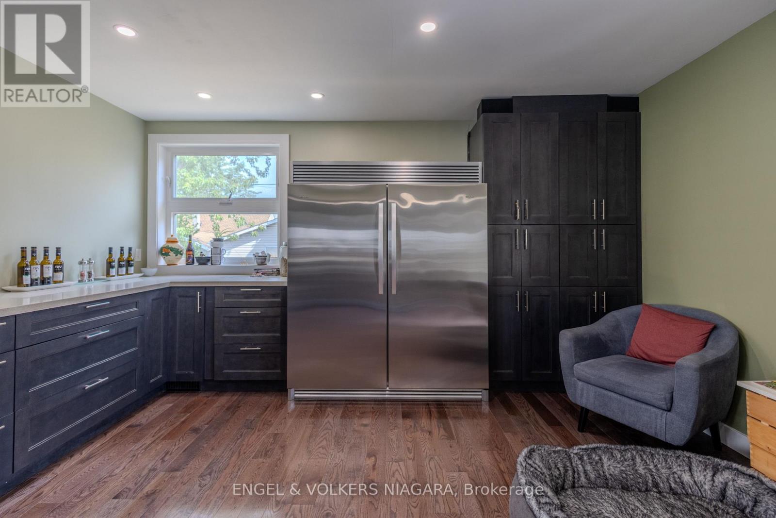 61 Hamilton Street E, St. Catharines, Ontario  L2S 1K8 - Photo 4 - X12665886