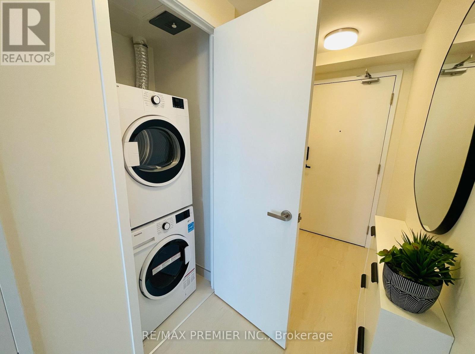 3407 - 3900 Confederation Parkway, Mississauga, Ontario  L5B 0M3 - Photo 18 - W12840638