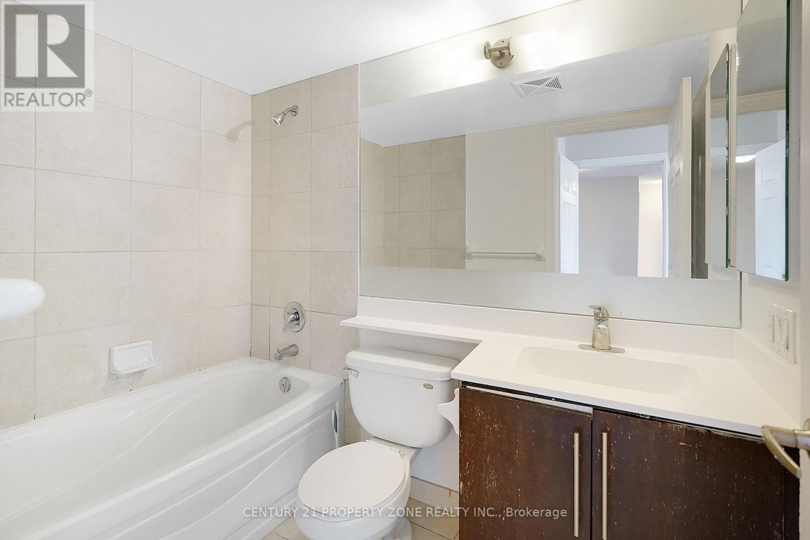 1703 - 310 Burnhamthorpe Road W, Mississauga, Ontario  L5B 4P9 - Photo 19 - W12840704