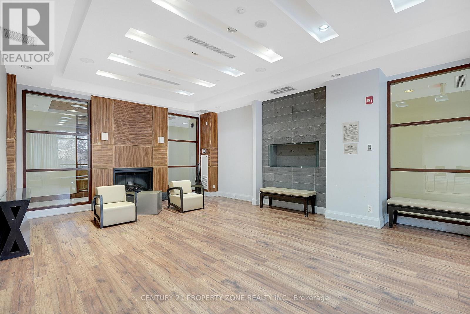 1703 - 310 Burnhamthorpe Road W, Mississauga, Ontario  L5B 4P9 - Photo 5 - W12840704