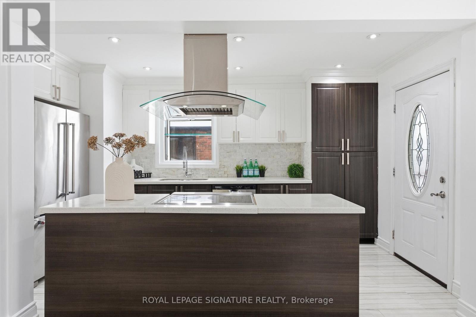 26 Guest Street, Brampton, Ontario  L6W 1T8 - Photo 11 - W12840710