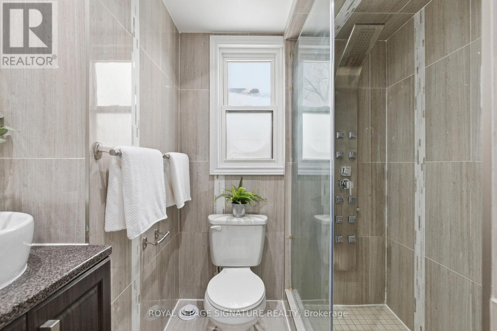 26 Guest Street, Brampton, Ontario  L6W 1T8 - Photo 22 - W12840710