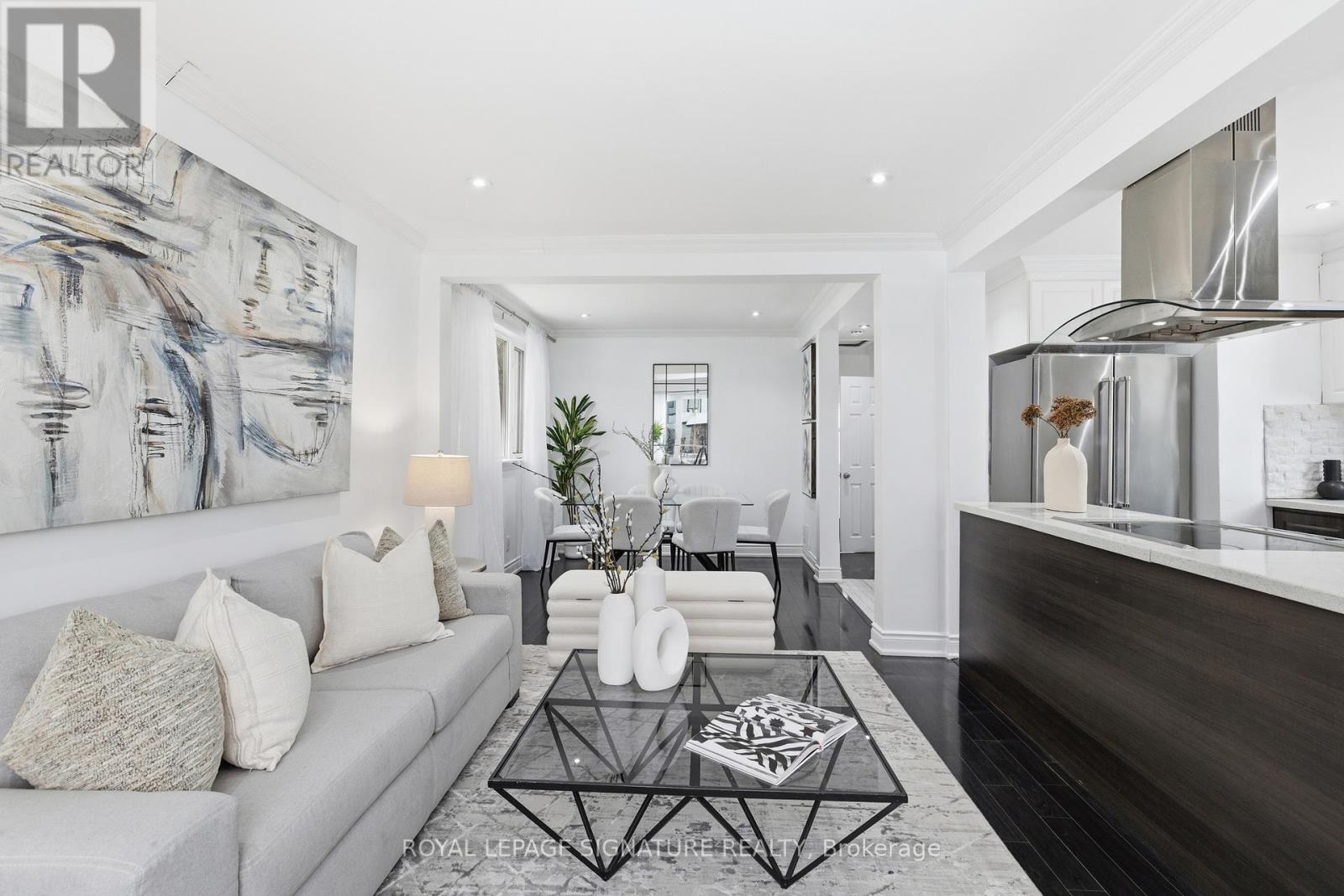 26 Guest Street, Brampton, Ontario  L6W 1T8 - Photo 8 - W12840710