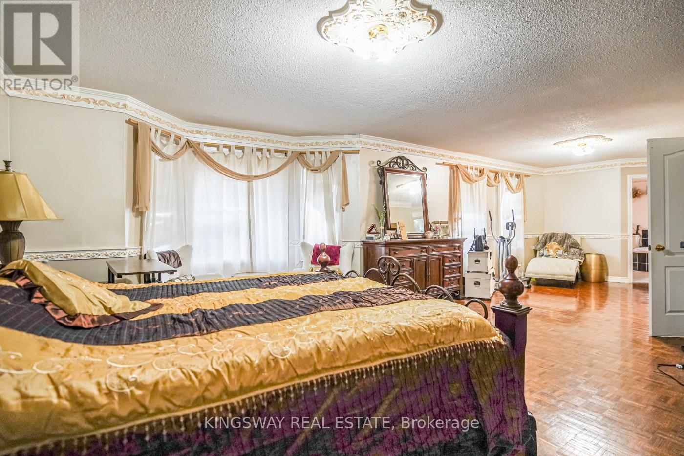 5969 Rayshaw Court, Mississauga, Ontario  L5M 2P4 - Photo 21 - W12840734