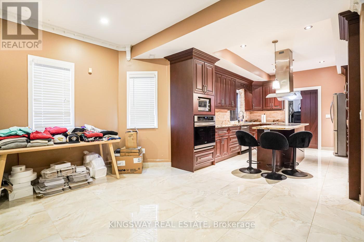 5969 Rayshaw Court, Mississauga, Ontario  L5M 2P4 - Photo 34 - W12840734