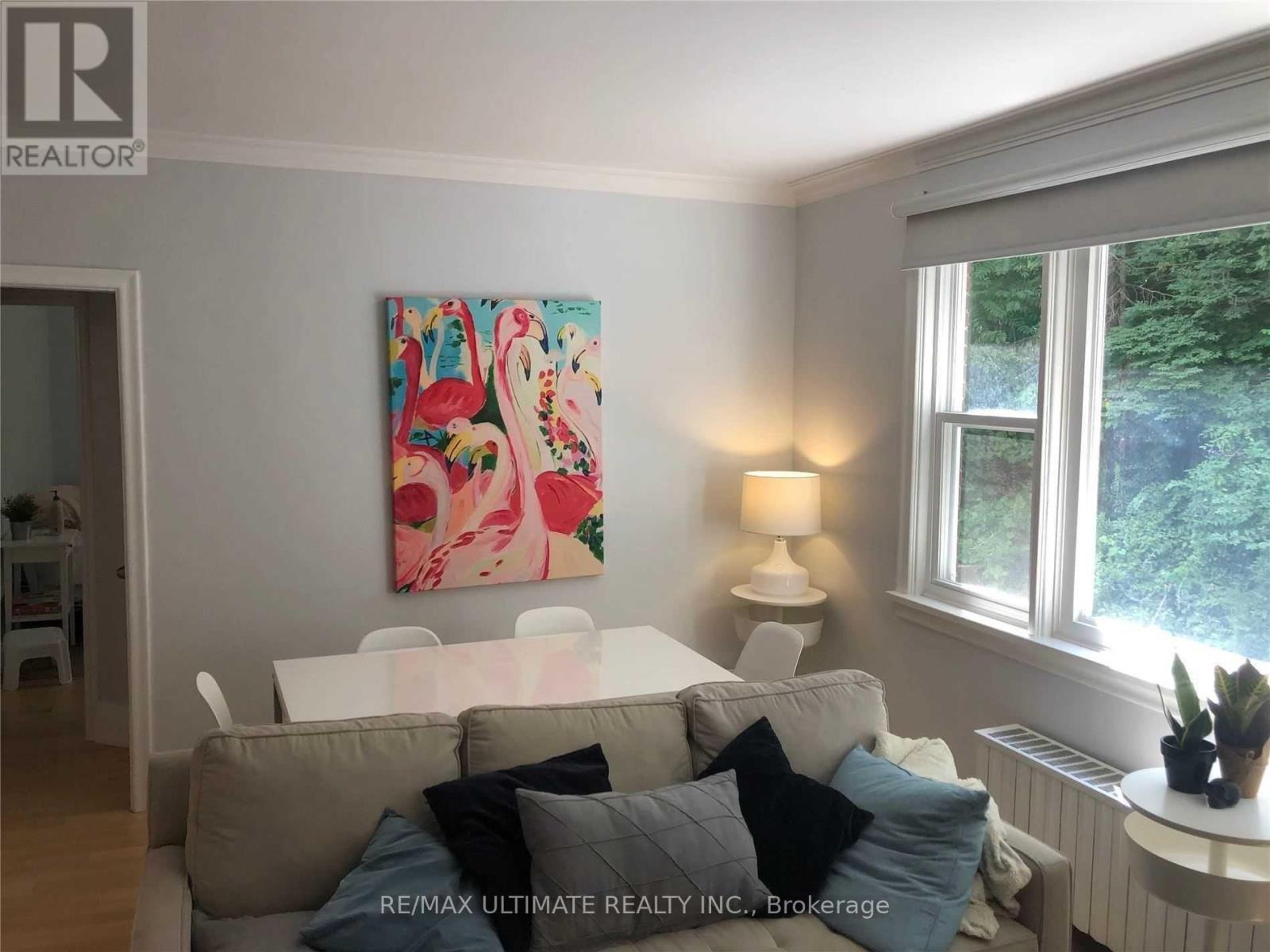 Apt 8 - 230 South Kingsway, Toronto, Ontario  M6S 3T9 - Photo 4 - W12840742