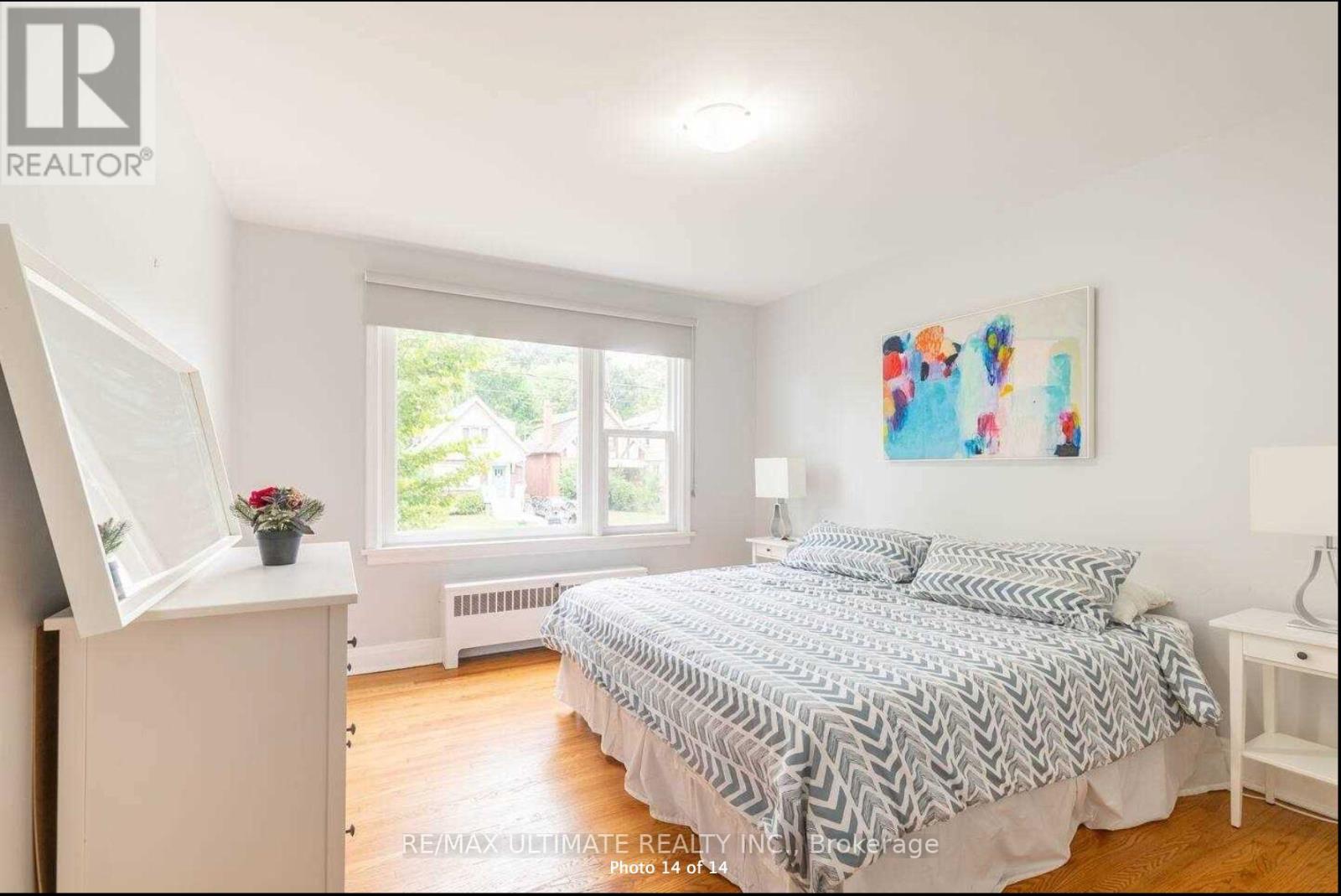 Apt 8 - 230 South Kingsway, Toronto, Ontario  M6S 3T9 - Photo 7 - W12840742