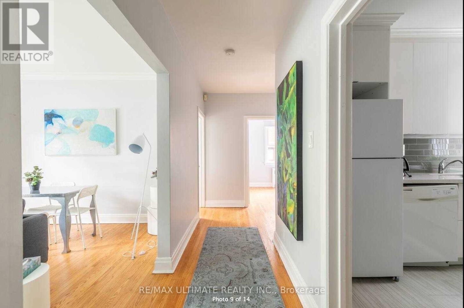 Apt 8 - 230 South Kingsway, Toronto, Ontario  M6S 3T9 - Photo 8 - W12840742