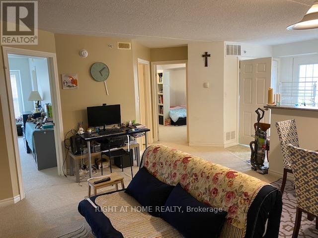 310 - 1460 Bishops Gate, Oakville, Ontario  L6M 4N5 - Photo 5 - W12840768