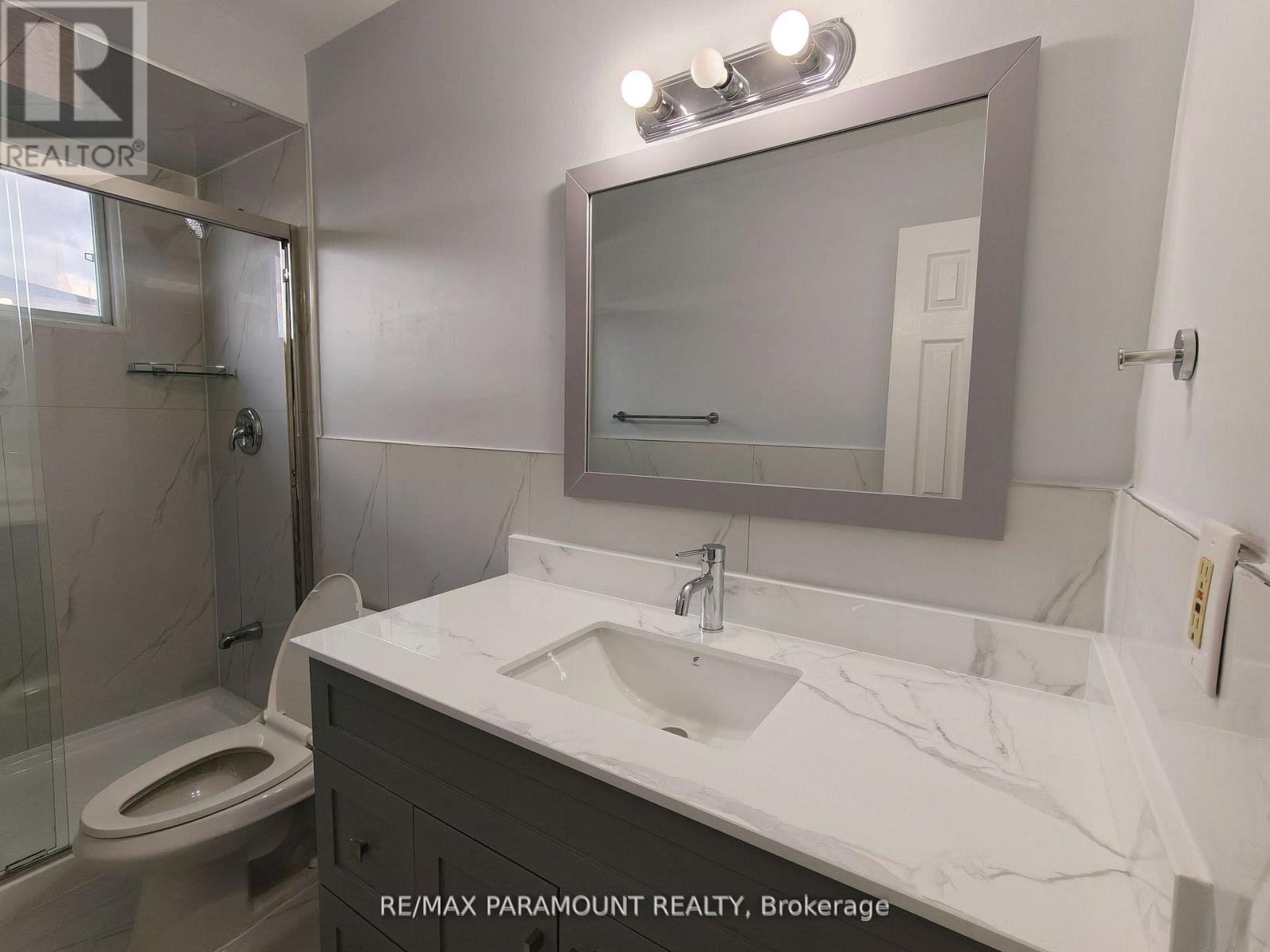 Upper - 3447 Monica Drive, Mississauga, Ontario  L4T 3E6 - Photo 13 - W12840778