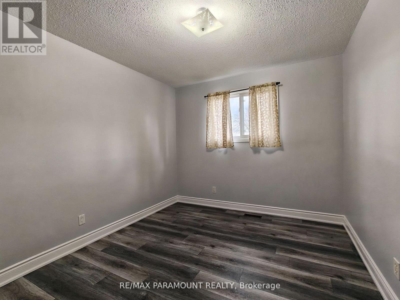 Upper - 3447 Monica Drive, Mississauga, Ontario  L4T 3E6 - Photo 14 - W12840778