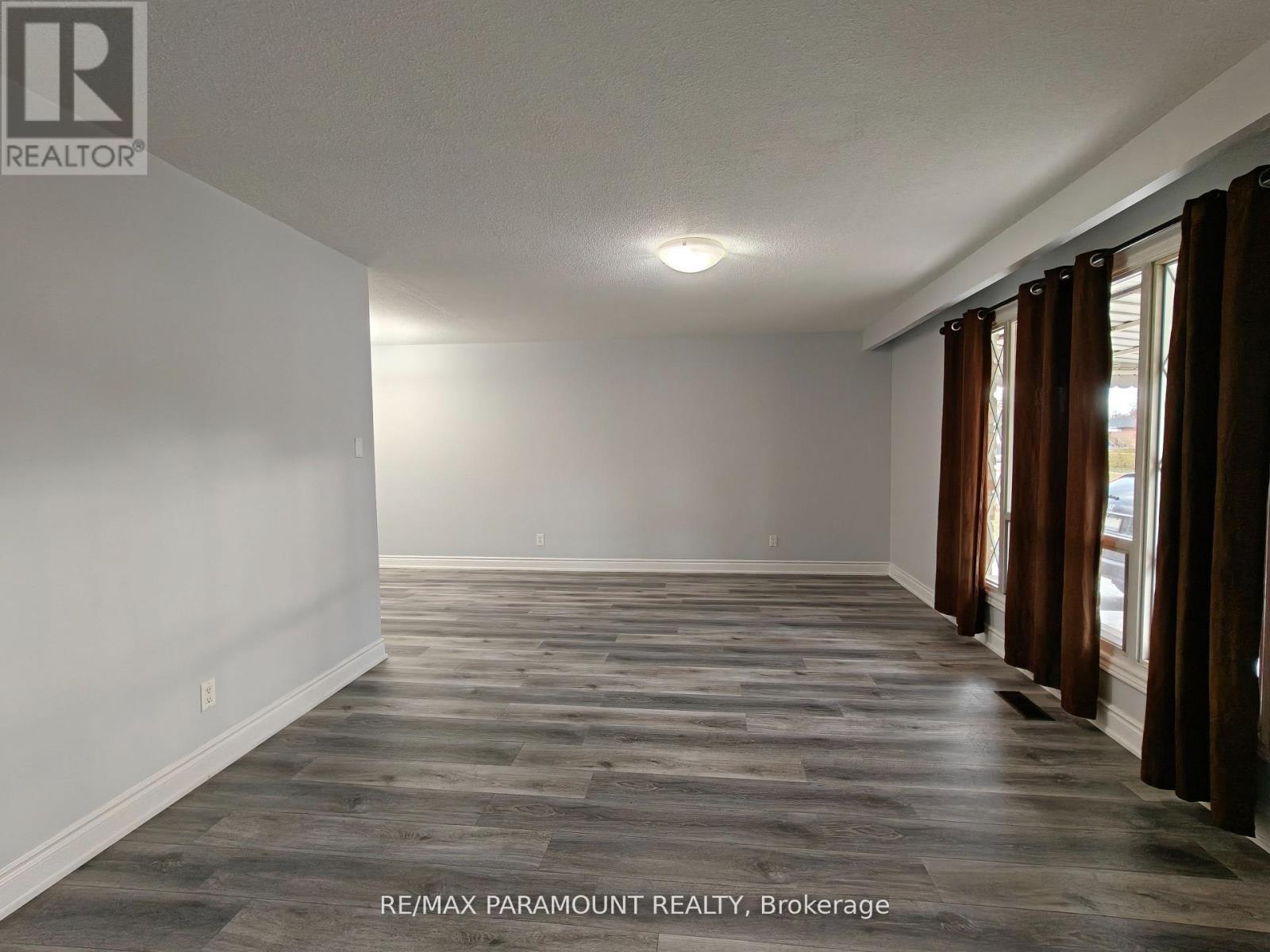 Upper - 3447 Monica Drive, Mississauga, Ontario  L4T 3E6 - Photo 8 - W12840778