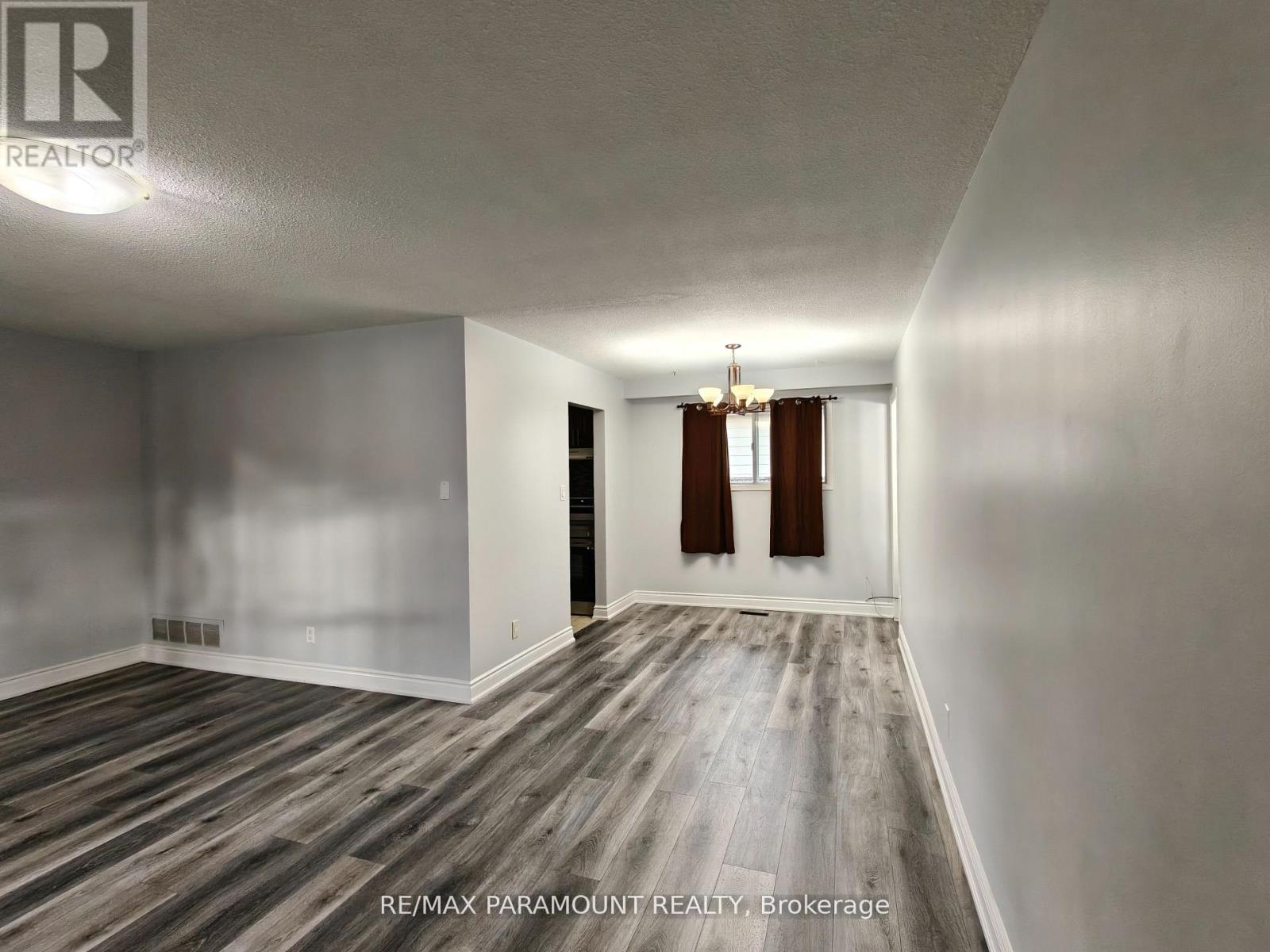 Upper - 3447 Monica Drive, Mississauga, Ontario  L4T 3E6 - Photo 9 - W12840778