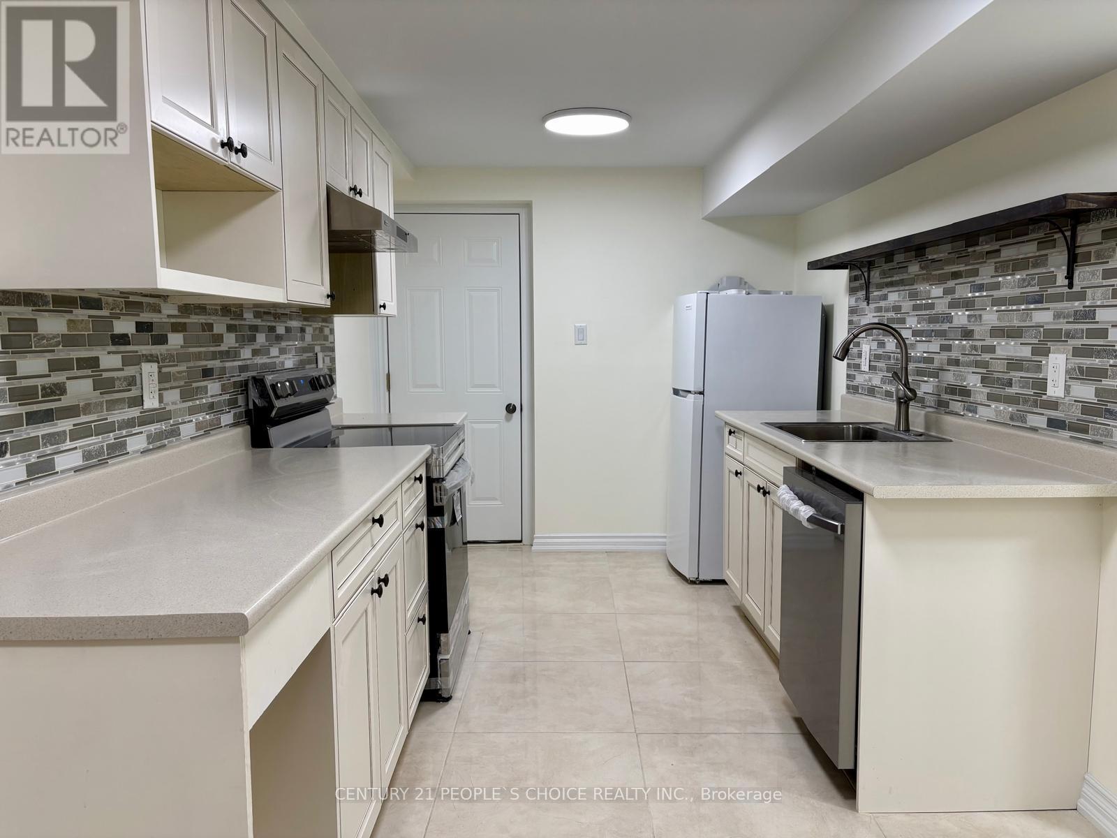 Basement - 24 Yardmaster Drive, Brampton, Ontario  L7A 3Z8 - Photo 5 - W12840826