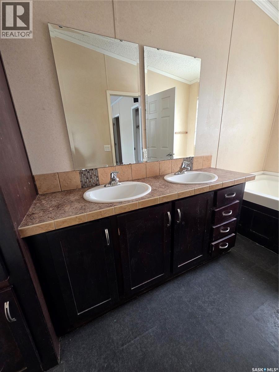 10 2004 Alice Road, Estevan, Saskatchewan  S4A 3A7 - Photo 25 - SK029618
