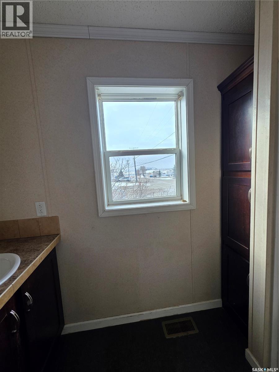 10 2004 Alice Road, Estevan, Saskatchewan  S4A 3A7 - Photo 40 - SK029618