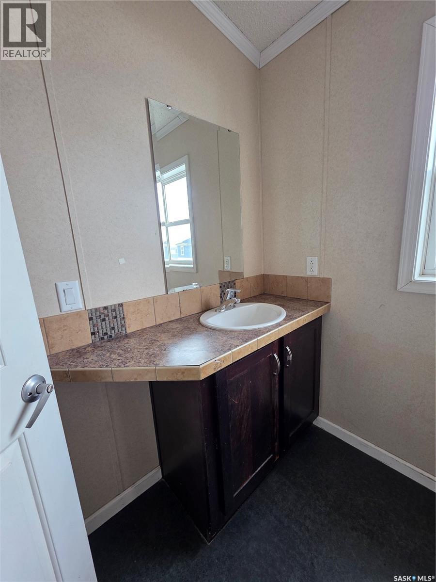 10 2004 Alice Road, Estevan, Saskatchewan  S4A 3A7 - Photo 41 - SK029618