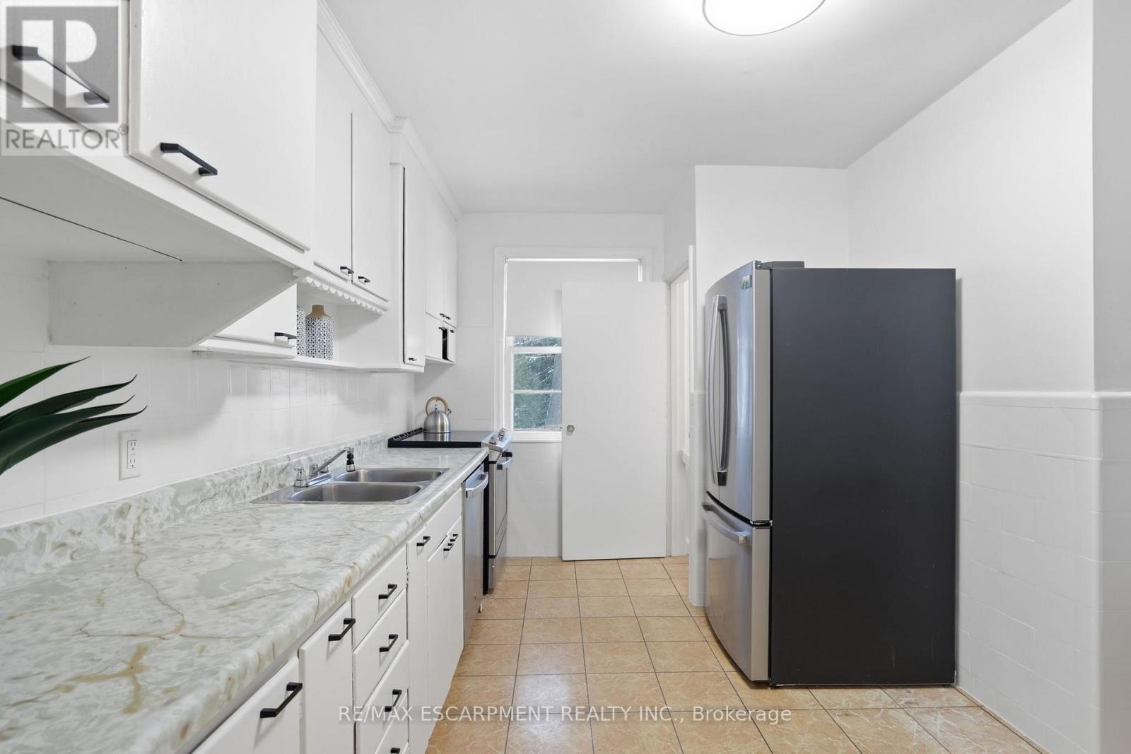 170 Dufferin Street, Hamilton, Ontario  L8S 3N5 - Photo 15 - X12840646