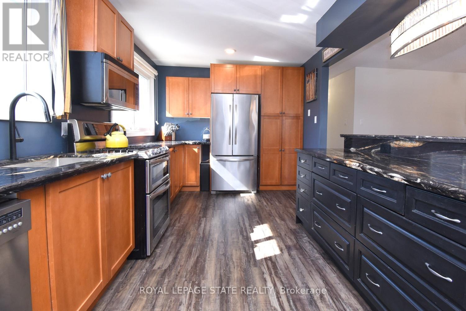 158 Clifton Downs Road, Hamilton, Ontario  L9C 2P6 - Photo 15 - X12840664